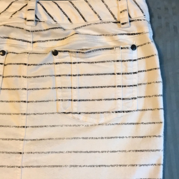 Striped Denim Mini Skirt - Picture 6 of 7